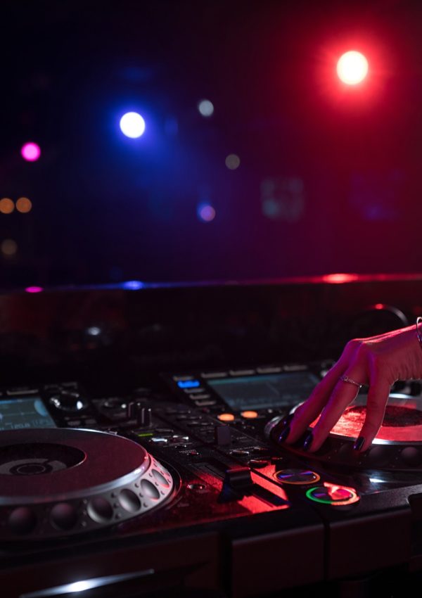 dj-in-nightclub.jpg dj-in-nightclub.jpg